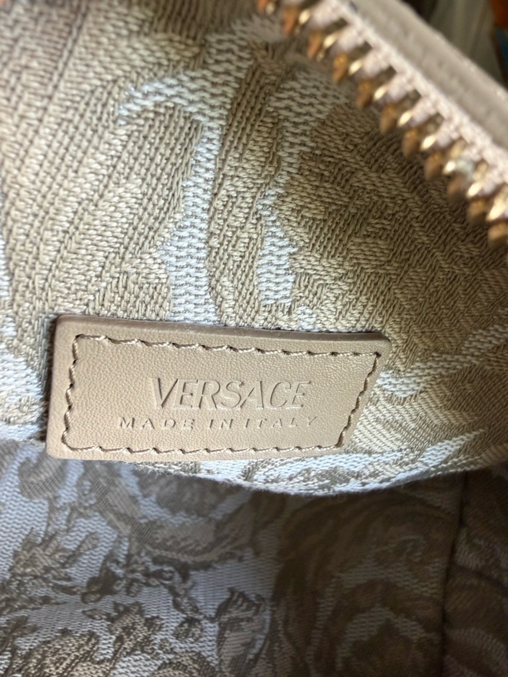 Versace Barocco Jacquard Cosmetic Pouch - Picture 6 of 8
